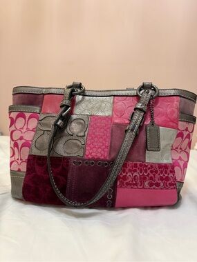 COACH F12864 Pink Holiday Patchwork Tote Bag Silver Metallic Y2K Shoulder Bag